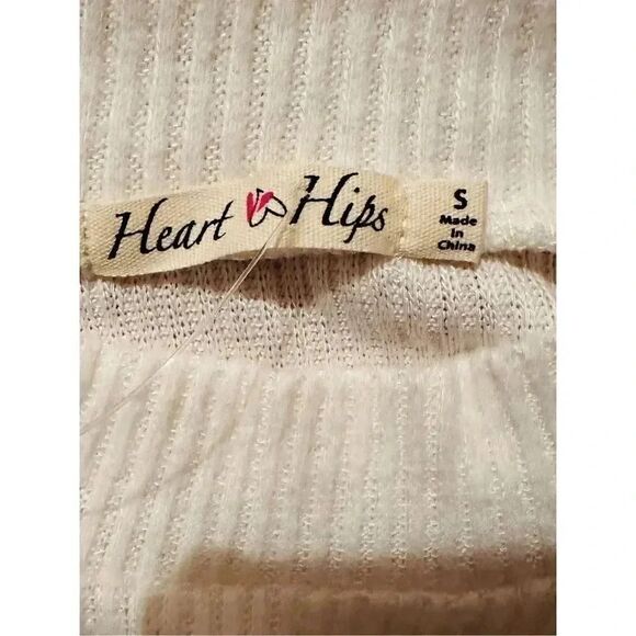 Heart Hips Long Sleeve Cropped Sweater - Picture 6 of 6
